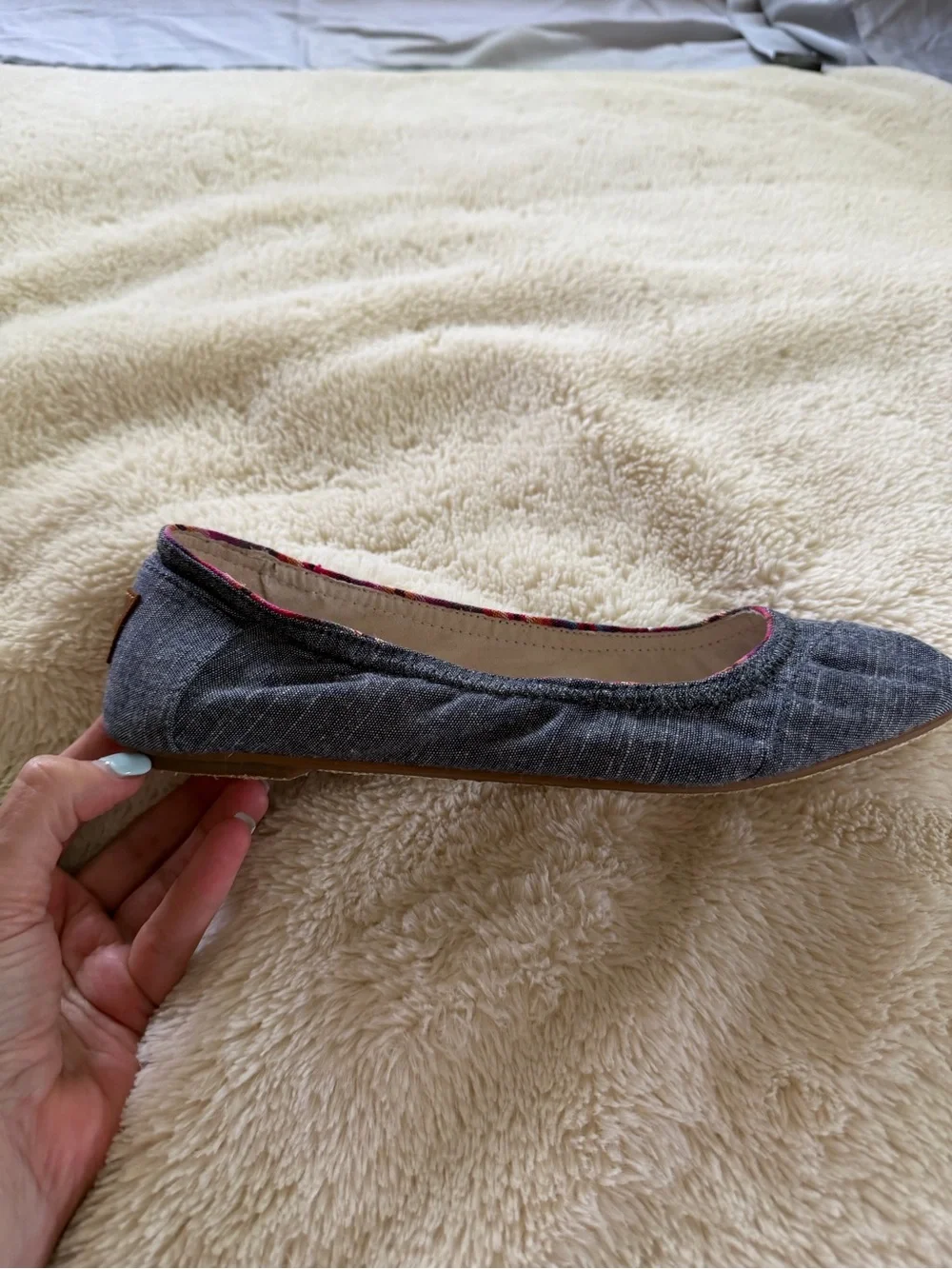 TOMS Alpargata Chambray Slip-On Flats Women’s Size 9 EUC